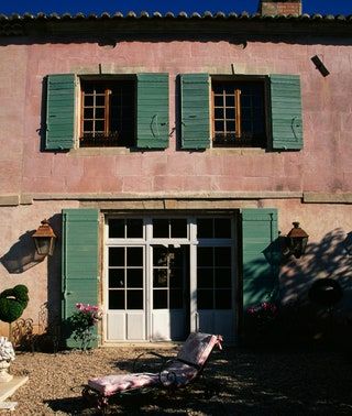 Houses Italy, London Cottage, Pink House Exterior, Dumfries House, Clay Decor, London Family, French Exterior, Terracotta Floor, Vintage Cafe