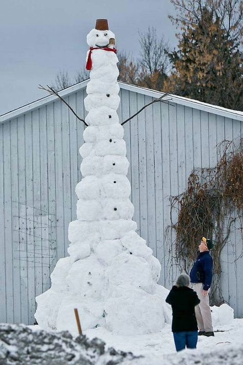 Funny and amazing snowmen – 30 Pics Snowmen Pictures, Funny Snowman, Snow People, Snow Sculptures, Christmas Memes, Snow Much Fun, Snow Art, Snow Fun, Ice Sculptures