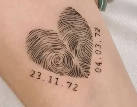 311 Tattoo Ideas, Kids Fingerprint Tattoo, Thumb Print Heart Tattoo, Tattoos For Parents, Thumbprint Tattoo, Fingerprint Heart Tattoos, Fingerprint Tattoos, Cute Simple Tattoos, Small Girly Tattoos