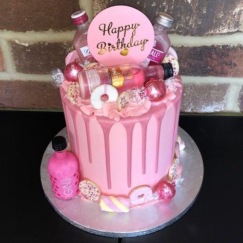 18th Birthday Cake Pink Gin, Gin Birthday Cake Ideas, Gin Cake Birthday, Pink Gin Birthday Cake, Pink Drink Cake, Alcohol Birthday Cake For Women, Pink 18th Birthday Cake, 21st Birthday Cake Alcohol, Pink Cake Birthday