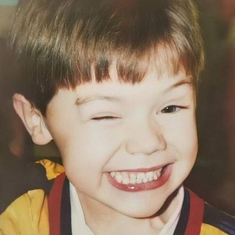 Baby Harry Styles, Young Harry Styles, Gambar One Direction, Holmes Chapel, Harry Style, Harry 1d, Mom Dr, Harry Styles Pictures, Harry Styles Photos