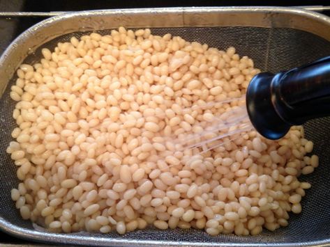 How to Take The Gas Out of Beans - My Country Table Navy Beans And Ham, Dry Beans Recipe, Country Table, Dry Beans, Beans Recipe, Food Info, Cooking Hacks, Idee Pasto Sano, Dried Beans