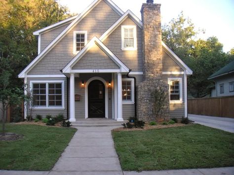 Briarwood House Body, Iron Ore on Door, Whisper White on Trim {exterior paint} Benjamin Moore Exterior Paint, Exterior Paint Color Combinations, Benjamin Moore Exterior, Exterior Gray Paint, White Exterior Paint, Best Exterior Paint, Gray House, Exterior House Color, Door Paint Colors