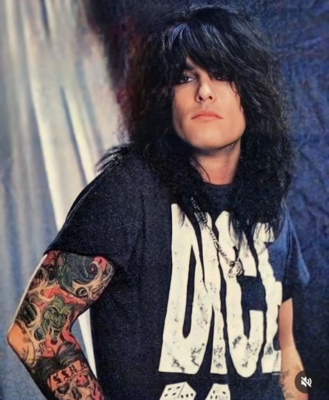 Motley Crue Nikki Sixx, Motley Crüe, Rockstar Aesthetic, 80s Bands, Nikki Sixx, Glam Metal, Perfect Boyfriend, Tommy Lee, Motley Crue