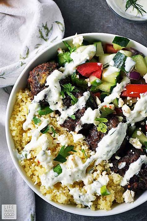 Greek Bowl, Greek Meatballs, Healthy Recipes Clean, Couscous Recipes, Cucumber Tomato, Beef Recipes Easy, Easy Beef, Tomato Salad, Fresh Ingredients