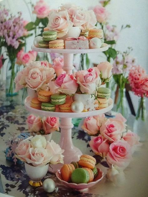 So pretty and simple to incorporate small cups/vases of flowers in your dessert display. Buffet Dessert, Cake Mini, High Tea Party, Tea Party Food, Bridal Tea, Bridal Shower Cake, Vintage Tea Party, Tea Party Bridal Shower, Afternoon Tea Parties