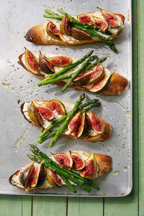 Mary Berry Goat’s Cheese Tartines Recipe | BBC2 Mary's Foolproof Dinners Cheese Asparagus, Cheese Bruschetta, Spanish Tapas Recipes, Pork Skewers, Mary Berry Recipe, Berry Recipes, Tapas Recipes, Goats Cheese, Spanish Tapas