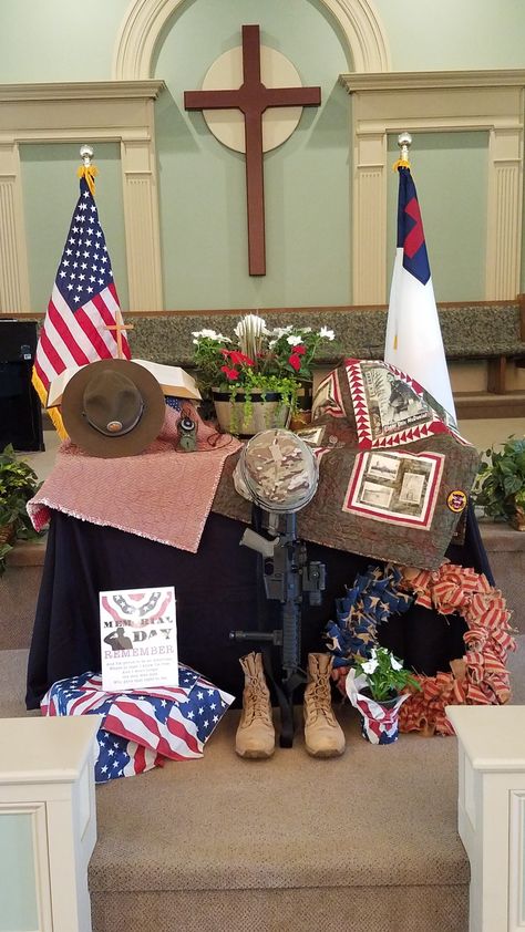 Memorial Day Church Altar Decorations, Memorial Day Church Decorations, 4th Of July Wood Signs, Church Table, Patriotic Table Decorations, Church Chairs, Homecoming Decorations, Church Pulpit, Communion Table