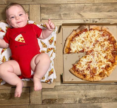 Pizza Onesie, Baby Pizza, A Pizza My Heart, Pizza My Heart, Monthly Baby Pictures, Best Baby Shower Gifts, Fun Baby, Funny Baby Onesies, A Pizza