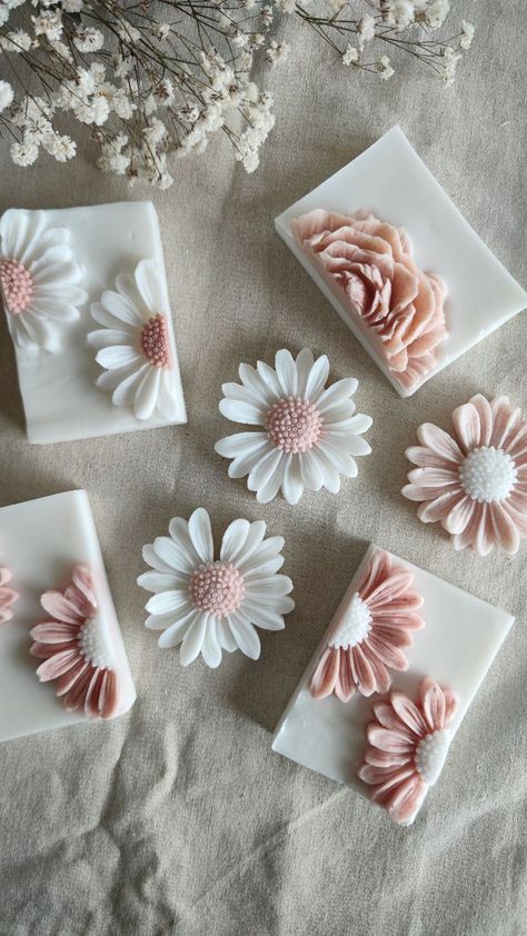 Soap Decorating Ideas, Aesthetic Soap, Soap Design Ideas, Handmade Candles Diy, Soap Business, Hand Made Soap, Soap Art, Diy Soap Recipe, Soap Inspiration