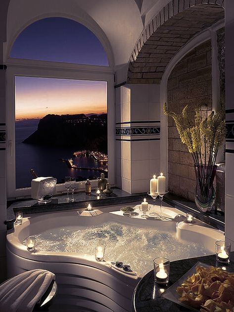 Dream Bathtub, Capri Italia, Indoor Jacuzzi, Hot Tub Room, Jacuzzi Bath, Spa Like Bathroom, Outdoor Bathrooms, Bathroom Spa, Dream Bathrooms