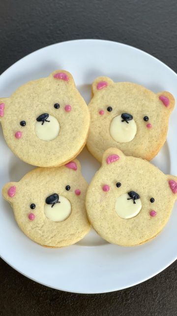 Healthy Recipes For Family, Cute Sugar Cookies, Cookie Recipes Decorating, Almond Biscuits, Beary Cute, Valentines Cookies, Teddy Bear Cookies, Matcha Cookies, Classic Cookies Recipes