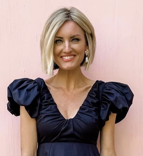 Blonde Sleek Bob, Loverly Grey Hair, Short Bob Hairstyles 2023 Trends, Loverly Grey Haircut, Bluntcut Bob Blond, Blonde Bob 2023, Short Blonde Bob Hairstyles, Blond Bobs, Stylish Bob Haircut