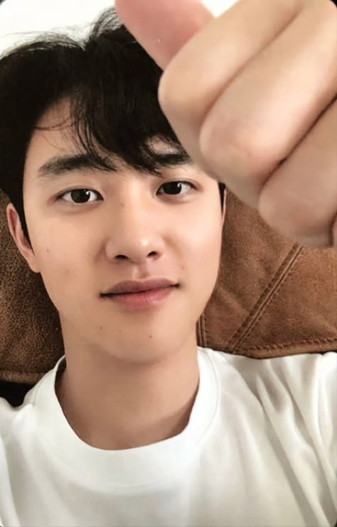 Do Exo Selca, Do Exo Boyfriend Material, Do Selca, D.o Kyungsoo Cute, D.o Kyungsoo Boyfriend Material, Do Kyungsoo Wallpaper, Do Photocard, Exo Universe, Portrait References