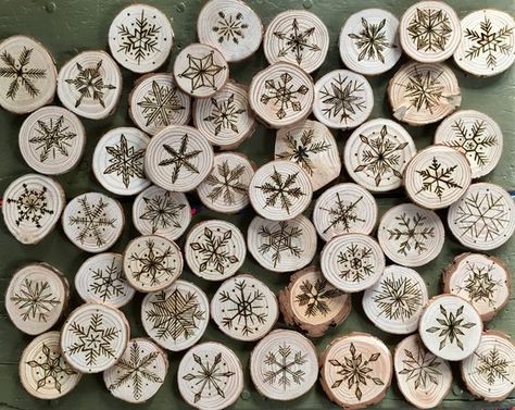 Snowflake Wood Burning, Wood Burned Snowflakes, Etsy Store Ideas, Snowman Hats, Wood Burning Tips, Wood Burning Techniques, Wooden Decorations, Simple Snowflake, Woodburning Projects