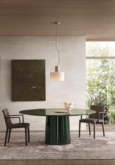 Mateo Table Villa Savoye, Cracked Wall, Vincent Van Duysen, Patricia Urquiola, Milan Design Week, Wall Deco, French Design, Interior Spaces, Contemporary House