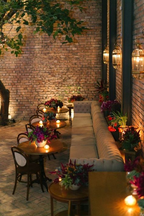 Backyard Oasis On A Budget, Small Backyard Design Ideas, Modern Restaurant Design, Outdoor Restaurant Design, Backyard Design Ideas, Small Restaurant, Backyard Oasis Ideas, Coffee Shop Design, Outdoor Restaurant