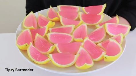 Pink Lemonade Jello Shots - For more delicious recipes and drinks, visit us here: www.TopShelfPours.com Pink Lemonade Jello Shots, Lemonade Jello Shots, Birthday Recipes, Birthday Party Snacks, Lemonade Party, Tipsy Bartender, Lemon Lemonade, Shot Recipes, Adult Birthday Party