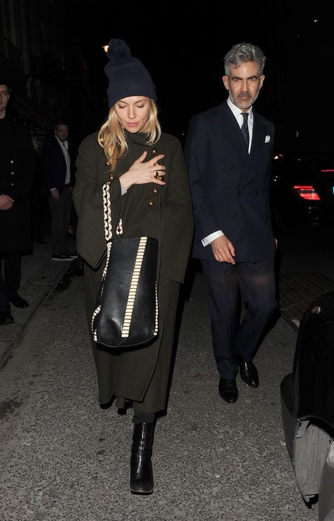 Sienna Miller Style, Fabulous 50, Dear Frances, Burberry Coat, Winter Chic, Sienna Miller, Celebrity Street Style, Looks Chic, Proenza Schouler