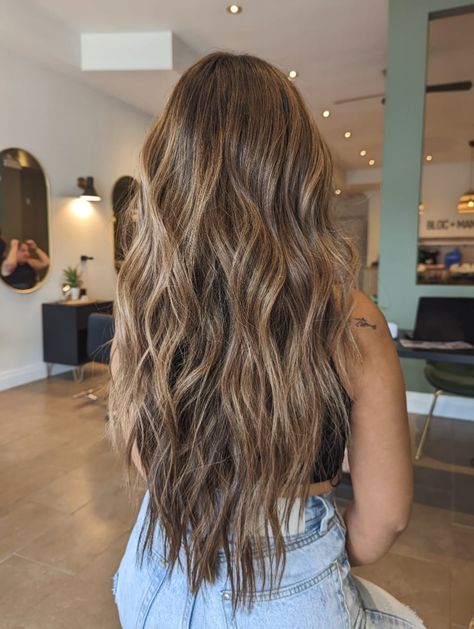 Hair Inspo Color Balayage Caramel, Balayage Hair Natural Brown, Light Brown Hair With Blonde Dimension, Beachy Brown Hair Balayage, Lightening Brown Hair, Lowlights In Hair, Low Maintenance Brown Balayage, Brunette With Warm Highlights, Brunette Balayage Hair Summer 2024