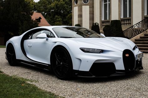 White Bugatti Chiron, Bugatti Chiron Sport, Bugatti Chiron Super Sport, Aesthetic Car Accessories, Bespoke Cars, Car Life Hacks, Tokyo Drift Cars, Hd Photography, Tokyo Drift