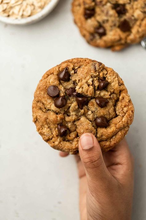 Chick Fil A Cookie Recipe, Chocolate Chip Cookies Ingredients, Best Chocolate Chip Cookie, Chocolate Chunk Cookies, Oatmeal Chocolate Chip Cookies, Soft Cookie, Milk Chocolate Chips, Chocolate Chip Oatmeal, Chick Fil A