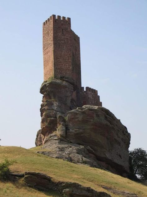 Amazing Places to visit - The Castle of Zafra in Guadalajara, Spain ~.~ Small Castles, Castle Tower, Castle Ruins, Fantasy Setting, Beautiful Castles, Gothic Architecture, Medieval Castle, Abandoned Buildings, Environment Concept Art