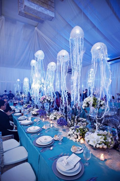 Wedding ideas and aesthetics Deco Theme Marin, Sea Wedding Theme, Ocean Wedding Theme, Under The Sea Decorations, Jellyfish Decorations, Aquarium Wedding, Prom Themes, Wedding Motifs, Underwater Theme