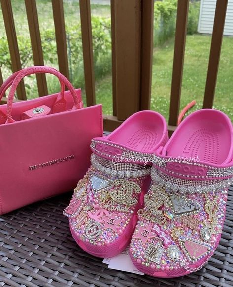 Cute Crocs Shoes Design, Custom Crocs Pink, Girly Crocs With Charms, White Blinged Out Crocs, Custom Pink Crocs, Pink Crocs Charms, Pink Bedazzled Crocs, Pink Bling Crocs, Croc Jibbitz Ideas Baddie