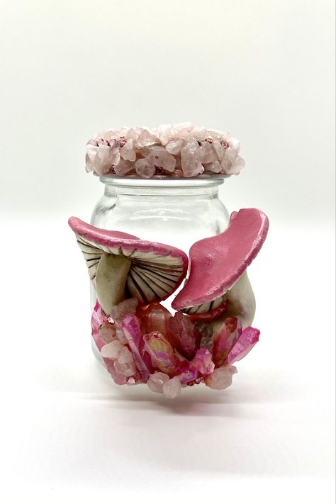 This cute pink stash jar has sculpted mushrooms with quartz crystals and a rose quartz lid. Cute Stash Jar, Clay Jars With Lids, Polymer Clay Stash Jar, Stash Jar Ideas Diy, Clay Stash Jar, Shroom Art, Mushroom Jar, Art Nouveau Tattoo, Clay Mushroom