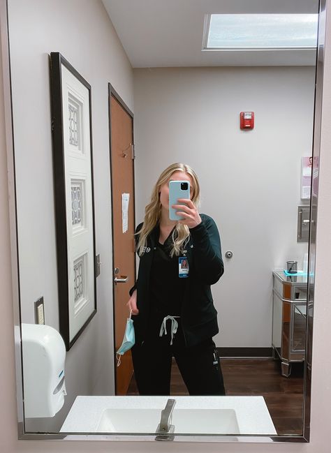 http://codenxtscrubs.com/jordyn Orthopedic Nurse Aesthetic, Outfits With Scrub Pants, Figs Outfit Scrubs, Underscrub Outfit, Crna Nurse Anesthetist Aesthetic, Scrub Selfie, Nurse Anesthetist Aesthetic, Figs Scrubs Outfit, Winter Scrubs Outfit