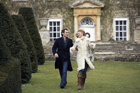 Cornwell Manor, Oxfordshire Holiday Cameron Diaz, Best Christmas Movies, Romantic Holiday, Jude Law, French Films, Christmas Favorites, Cameron Diaz, Actrices Hollywood, Olivia Wilde