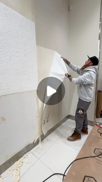 Murray Kruger on Instagram: "Here’s a little mixture for getting wallpaper off clean and quick
•
We get the odd job that it doesn’t work on but it’s always worth a try because it makes it effortless
•
First pull the wallpaper off if you can.
Next spray the backing paper with the warm water that has fabric softener in it and let it sit for a bit.
If you are lucky it will pull off like this then just scrape the remaining glue off with a taping knife then clean the wall with a wet sponge to get rid of the residue
•
Here I’m using the @milwaukeetool M12 pump, just pop on a battery and spray away, no hand pumping needed
.
.
.
#tools #construction #paint #painting #wallpaper #wallpaperremoval #tips #tricks #milwaukeetools" Odd Jobs, Milwaukee Tools, The Wallpaper, Hand Pump, Painting Wallpaper, Paint Painting, Pull Off, Tips Tricks, Fabric Softener