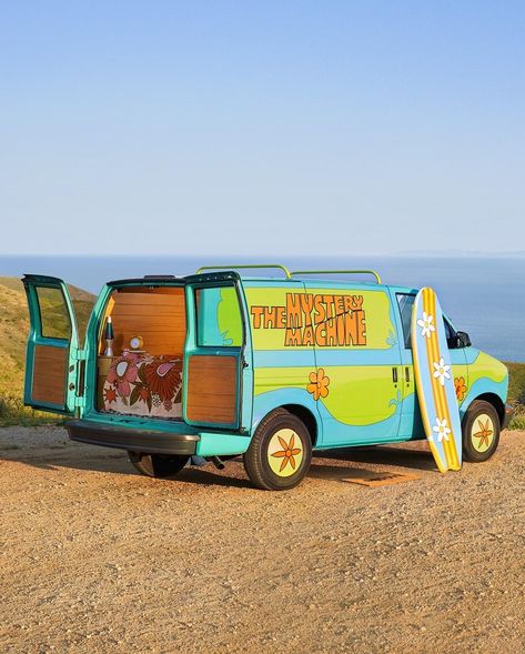 Road Trip Van, Mystery Machine Van, Scooby Doo Movie, Shaggy And Scooby, Scooby Snacks, Mystery Machine, Tv Cars, Scooby Doo Mystery, Mystery Games