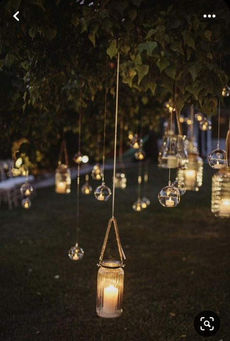 Unique Wedding Centerpieces, Romantic Rustic Wedding, Wedding Lanterns, Popular Decor, Outdoor Wedding Decorations, Tree Wedding, בר מצווה, Wedding Deco, Wedding Lights