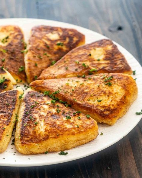 Irish Potato Cakes (Potato Farls) - Jo Cooks Farls Recipe, Potato Farls, High Protein Breakfasts, Irish Mashed Potatoes, Protein Breakfasts, Potato Cakes Recipe, Irish Potato, Irish Potatoes, Jo Cooks