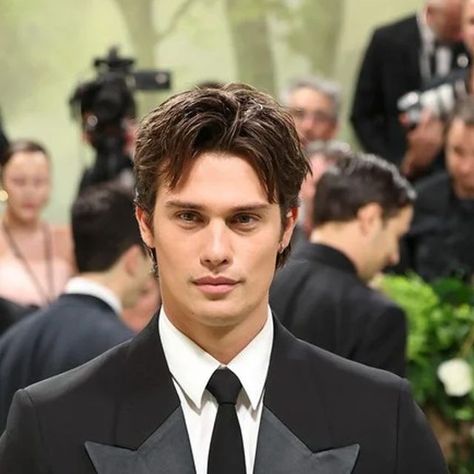 Harper's BAZAAR Australia on Instagram: "Leading man in a rom-com goes to the #MetGala. The #TheIdeaofYou star made his dreamy debut at fashion’s night of nights yesterday in a classic black Fendi tux. And while we wondered where his other (screen) half, Anne Hathaway, was — #NicholasGalitzine did chat about their new Prime Video film during a recent interview with BAZAAR Australia. At the link in bio, discover some of the mischief that went down with “the lads” during “boy band bootcamp,” the dualities between himself and his pop star character Hayes Campbell — and whether August Moon would reunite for a real-life concert. Hint: he’s down!" Hayes Campbell, Nick Galitzine, August Moon, Nicholas Galitzine, Star Character, Boy Band, Anne Hathaway, Video Film, Harper's Bazaar