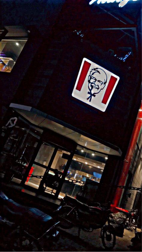 #kfc #latenightdrives Kfc Aesthetic Food Night, Kfc Snapchat Story, Kfc Snap, Kfc Aesthetic, Kfc Inspired Recipes, Squirrel Pictures, Beautiful Profile, Beautiful Profile Pictures, Late Night Drives