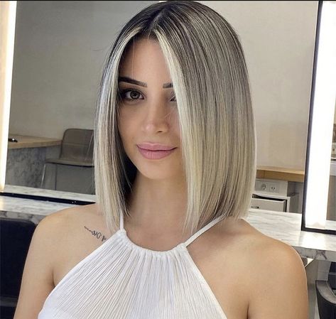 Short Balayage, Bob Hair Color, Trendy Bob Hairstyles, Dark Roots Blonde Hair, Oval Face Hairstyles, Bob Haircut For Fine Hair, Dark Roots, Haircuts For Fine Hair, Oval Faces