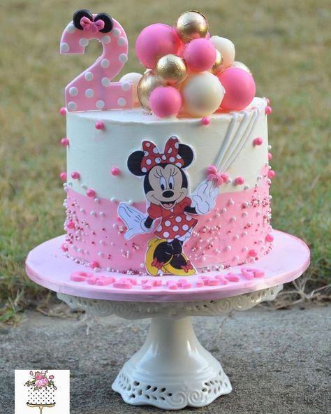 These one tier birthday cakes are perfect for girls. Elegant birthday cakes with cupcakes are great for parties. cakes flavors, unique birthday cakes recipes, cake recipes, cake decorating, cake ideas, birthday cakes for men, cakes for girls birthday, cakes ideas, beautiful cakes birthday, beautiful cakes simple, beautiful cakes awesome, beautiful cakes birthday for women, cake designs birthday, birthday cake designs chocolate, cake ideas for a birthday. Minnie Mouse Cake Design, Chocolate Birthday Cake Decoration, Birthday Cake For Women Simple, Cakes For Girls, 14th Birthday Cakes, Minnie Mouse Birthday Cakes, Tiered Cakes Birthday, Birthday Cake Decorating Ideas