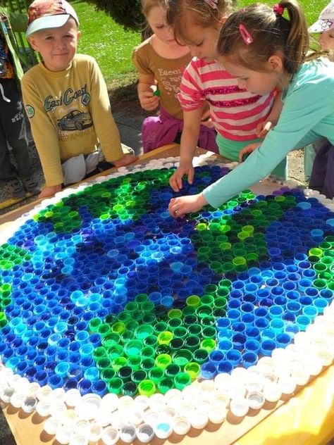 Forest School Earth Day Activities, Ecology Projects, Recycling Activities, Earth Day Projects, Craft Room Furniture, Recycled Art Projects, Earth Day Crafts, Green School, Earth Day Activities