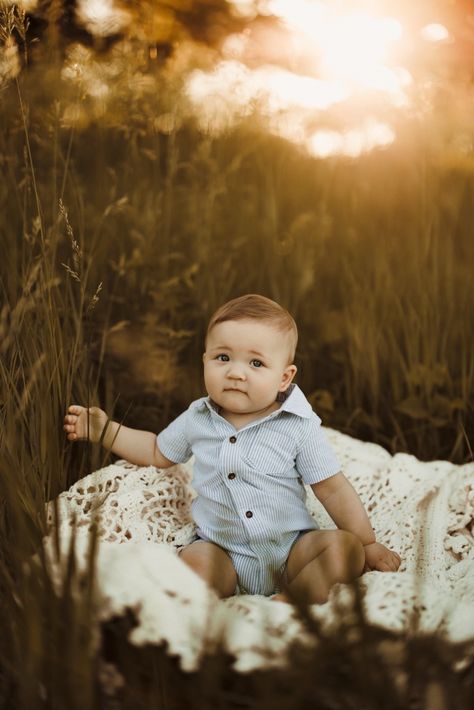 One Year Old Photoshoot Boy, 6 Month Baby Picture Ideas, Bday Photoshoot, Instagram Vs Reality, Month Photos, Toddler Photoshoot, 1st Birthday Photoshoot, Baby Shoot, 6 Month Old Baby