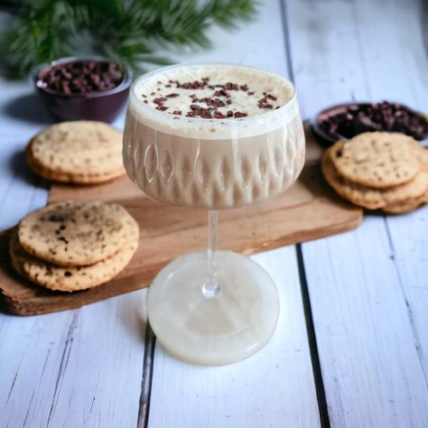 Espresso Sugar Cookie Martini - Styled By Daisies Sugar Cookie Martini Recipe, Sugar Cookie Martini, Cookie Martini, Baileys Irish Cream Coffee, Irish Cream Coffee, Espresso Martini Recipe, Baileys Recipes, Sugar Cookie Recipe Easy, Martini Recipe