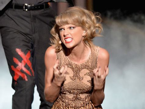 The 10 Most Insane Faces Taylor Swift Made During Her American Music Awards Performance #AMAs Taylor Swift Funny, Long Live Taylor Swift, American Music Awards, Live Taylor, Taylor Swift 13, Taylor Swift Pictures, Taylor Alison Swift, Reaction Pictures, Role Models