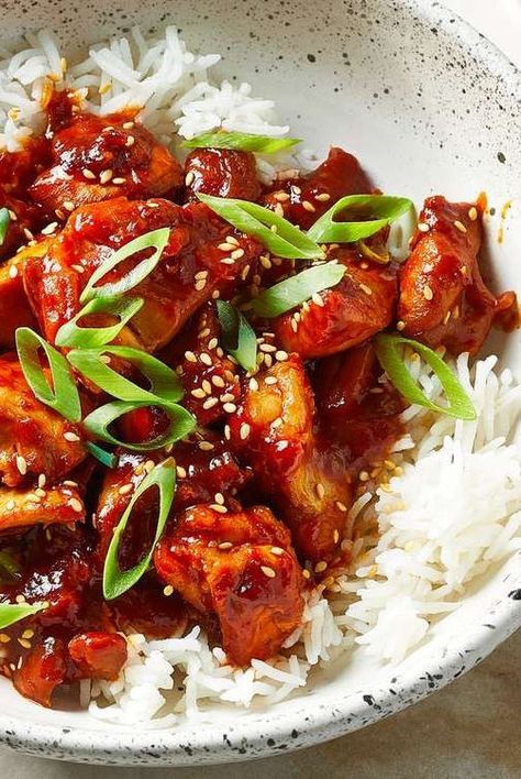 Gochujang Recipe Chicken, Honey Sesame Chicken Recipe, Sesame Chicken Crockpot, Spicy Garlic Sauce, Honey Bourbon Chicken, Gochujang Chicken, Honey Sesame Chicken, Sesame Chicken Recipe, Gochujang Sauce