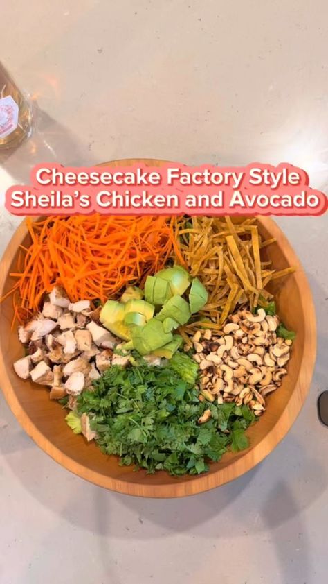 Salad Lab LLC (Darlene Schrijver-Hunkapiller) on Instagram: “Cheesecake Factory Style Sheila’s Chicken & Avocado with a Citrus Honey Peanut Vinegarette #salad #saladsofinstagram #thesaladlabofficial…” Vinegarette Salad, Cheesecake Factory Salads, Big Salad Recipes, Salad Lab, Chicken Avacado, Avocado Salad Dressing, Cheesecake Factory Recipes, Power Salad, Avocado Salad Recipes