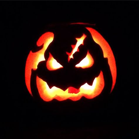 Oogie Boogie pumpkin carving. Oogie Boogie Pumpkin Carving, Oogie Boogie Pumpkin, Pumpkin Carving Ideas Creative, Pumkin Decoration, Halloween Pumpkin Carving Stencils, Pumkin Carving, Creative Pumpkin Carving, Amazing Pumpkin Carving, Easy Pumpkin Carving