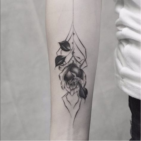 Discover | Tattoodo Spider Rose Tattoo, Spider And Rose Tattoo, Spider Web Tattoo, Web Tattoo, Single Line Tattoo, Red Tattoos, Book Tattoo, S Tattoo, Tattoo Lettering