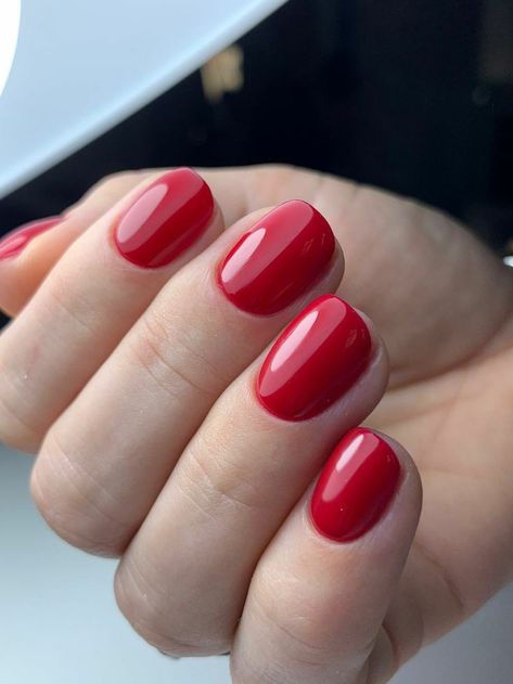 Long Wear Nail Polish, New Years Nail Art, Nail Salon And Spa, Subtle Nails, Nail Design Inspiration, Creative Nail Designs, Nail Photos, Red Nail, New Year's Nails