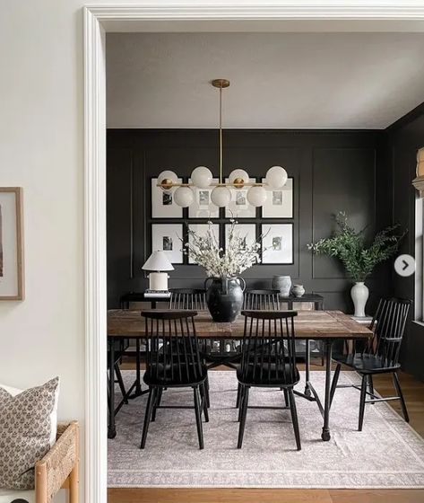 Dining Room Accent Wall, Dark Dining Room, Dining Room Paint Colors, Modern Farmhouse Dining Room, Green Dining Room, Dining Room Accents, Dining Room Paint, Modern Farmhouse Dining, Dinning Room Design